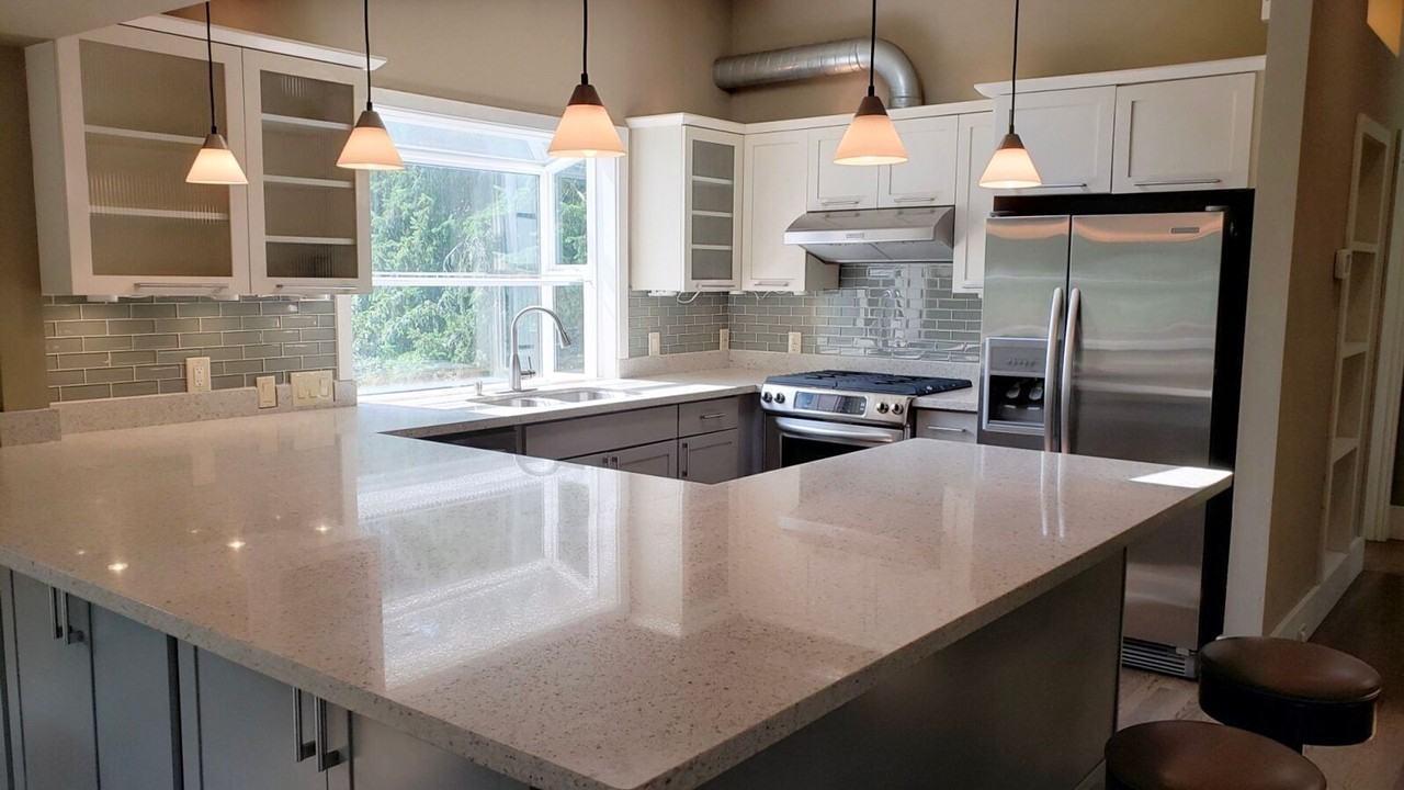 3720 Vernhardson St - Photo 3 of 22