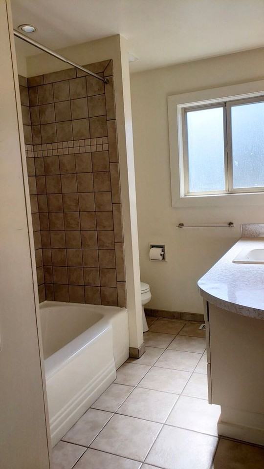 3720 Vernhardson St - Photo 6 of 22