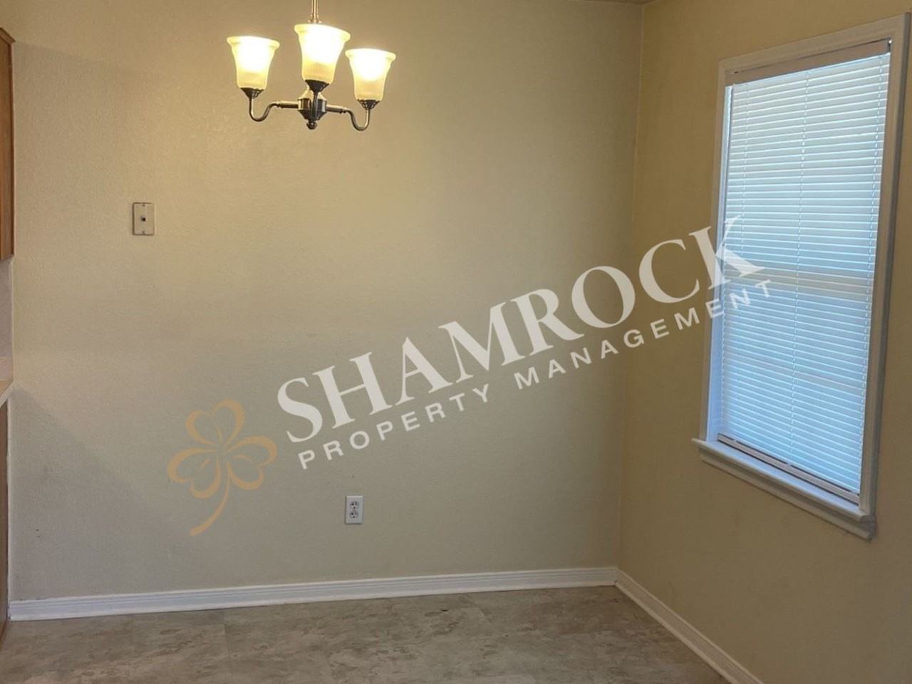 2320 Breezy Dr - Photo 3 of 4