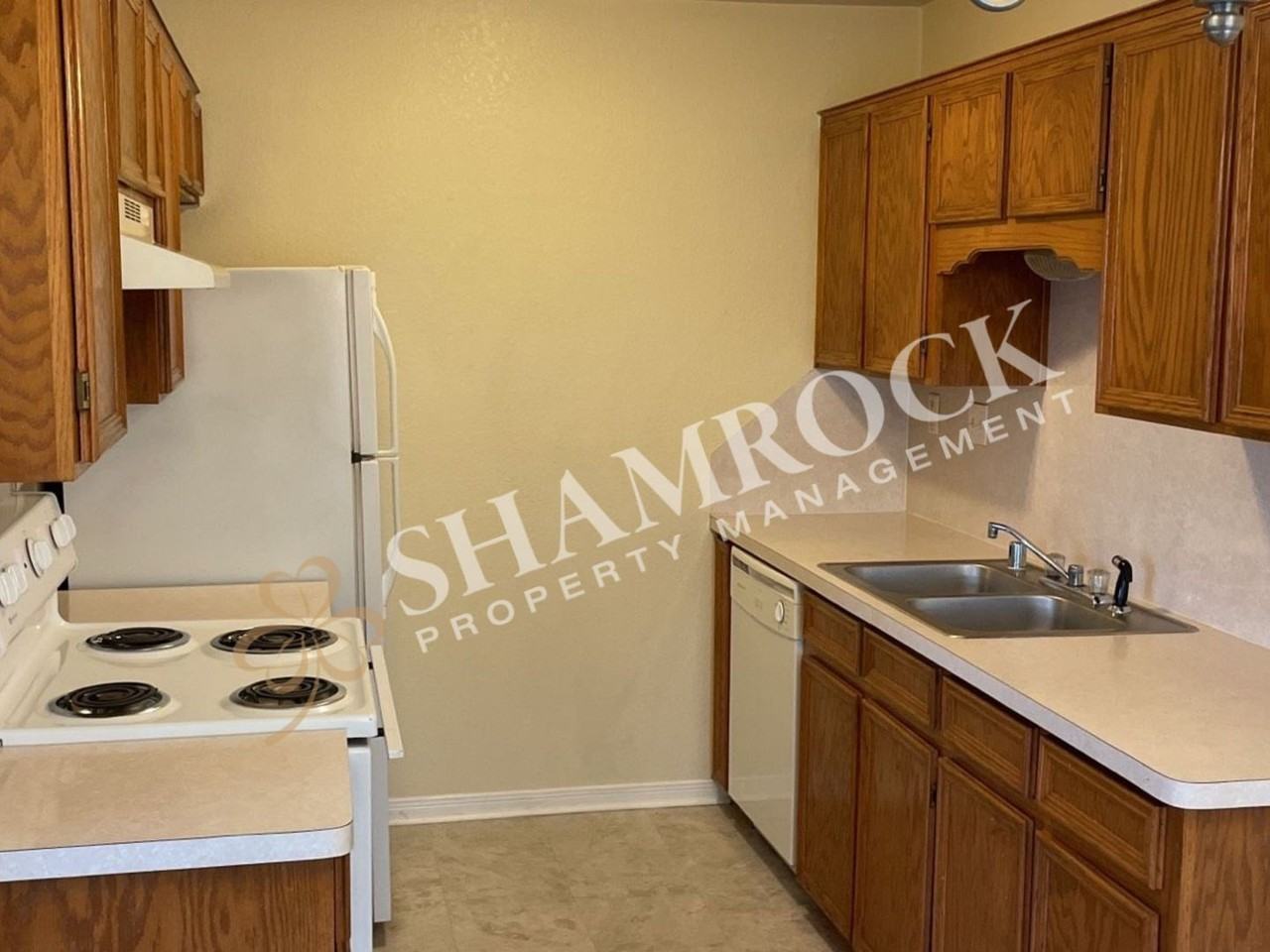 2320 Breezy Dr - Photo 4 of 4