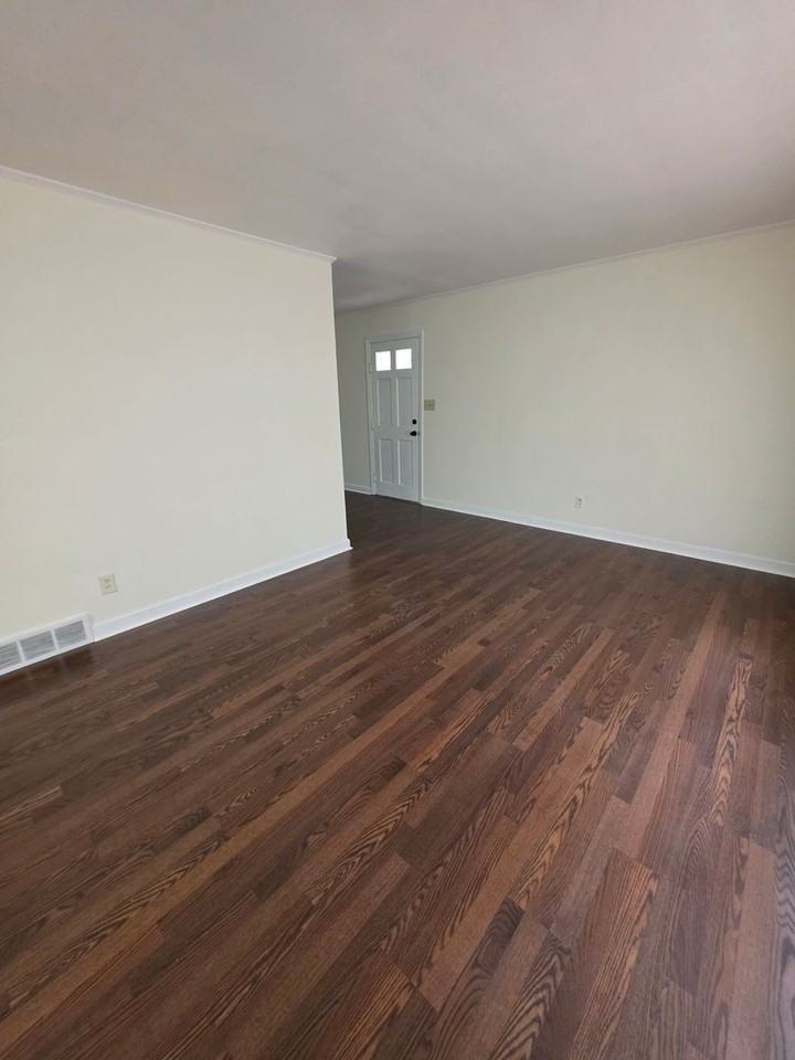 3310 Hillside Dr - Photo 2 of 12