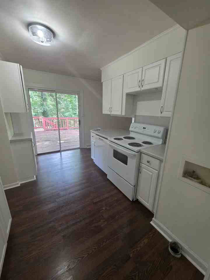 3310 Hillside Dr - Photo 5 of 12