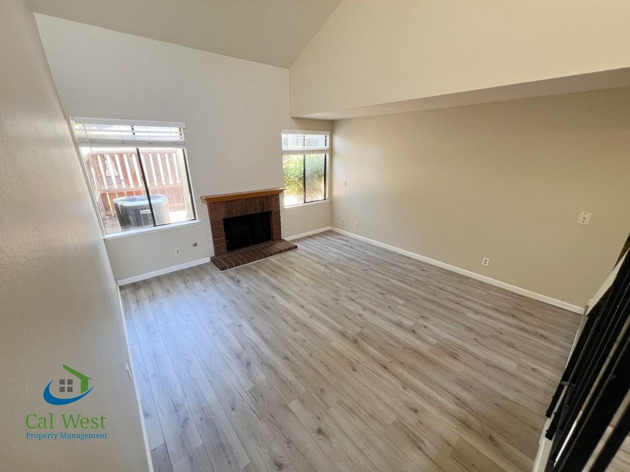 6547 Cobblestone Ct - Photo 6 of 40