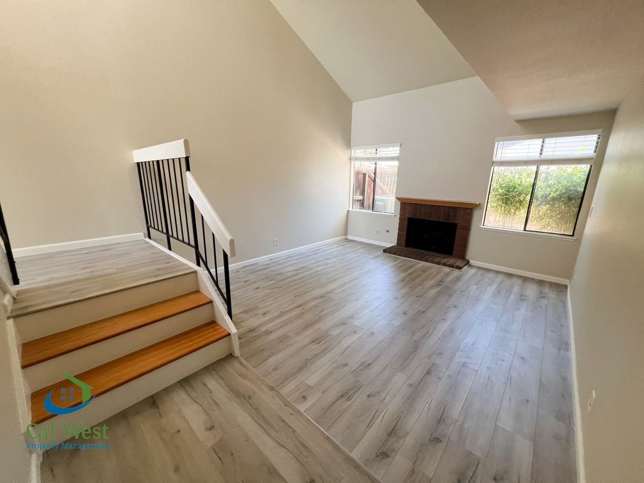6547 Cobblestone Ct - Photo 7 of 40