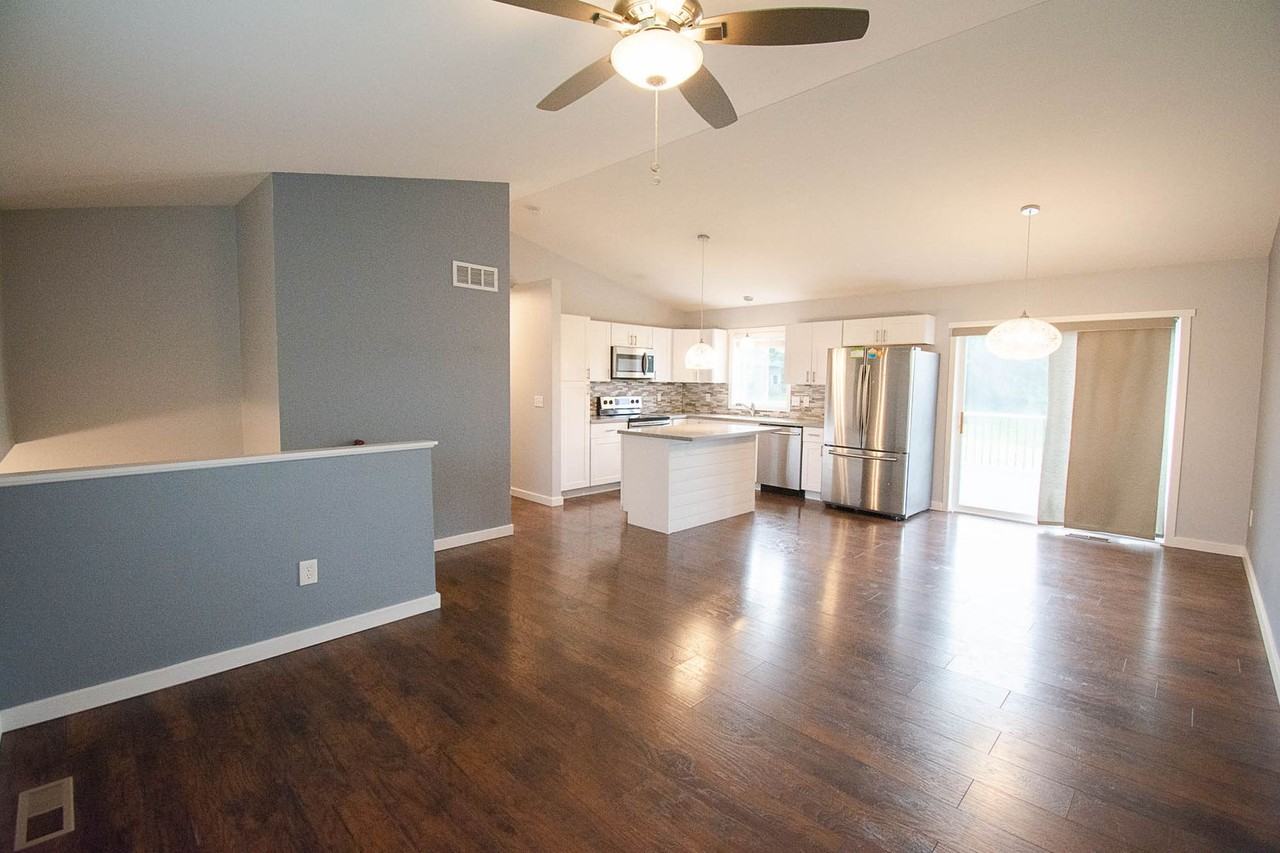 4271 Trumpeter Dr Se - Photo 3 of 28