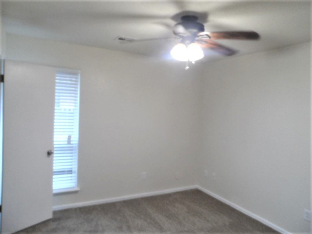 201 Wellington Ln - Photo 5 of 29