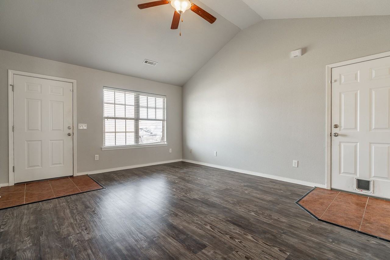 3103 Sw Greensprings Rd - Photo 4 of 13