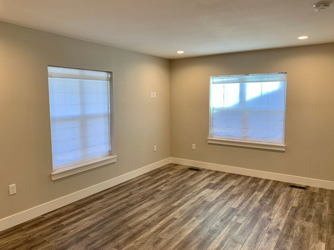 655 Sheridan Ave - Photo 4 of 12