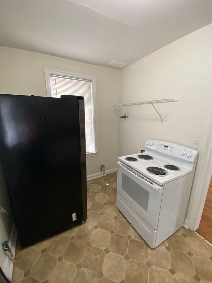 174 S Marion St - Photo 5 of 11