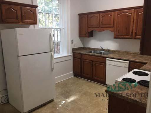 136 Jefferson St - Photo 4 of 21