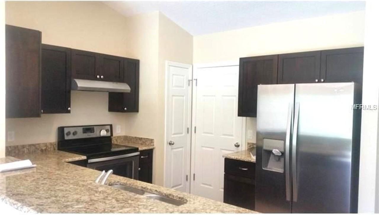 700 Dakota Ave - Photo 2 of 11