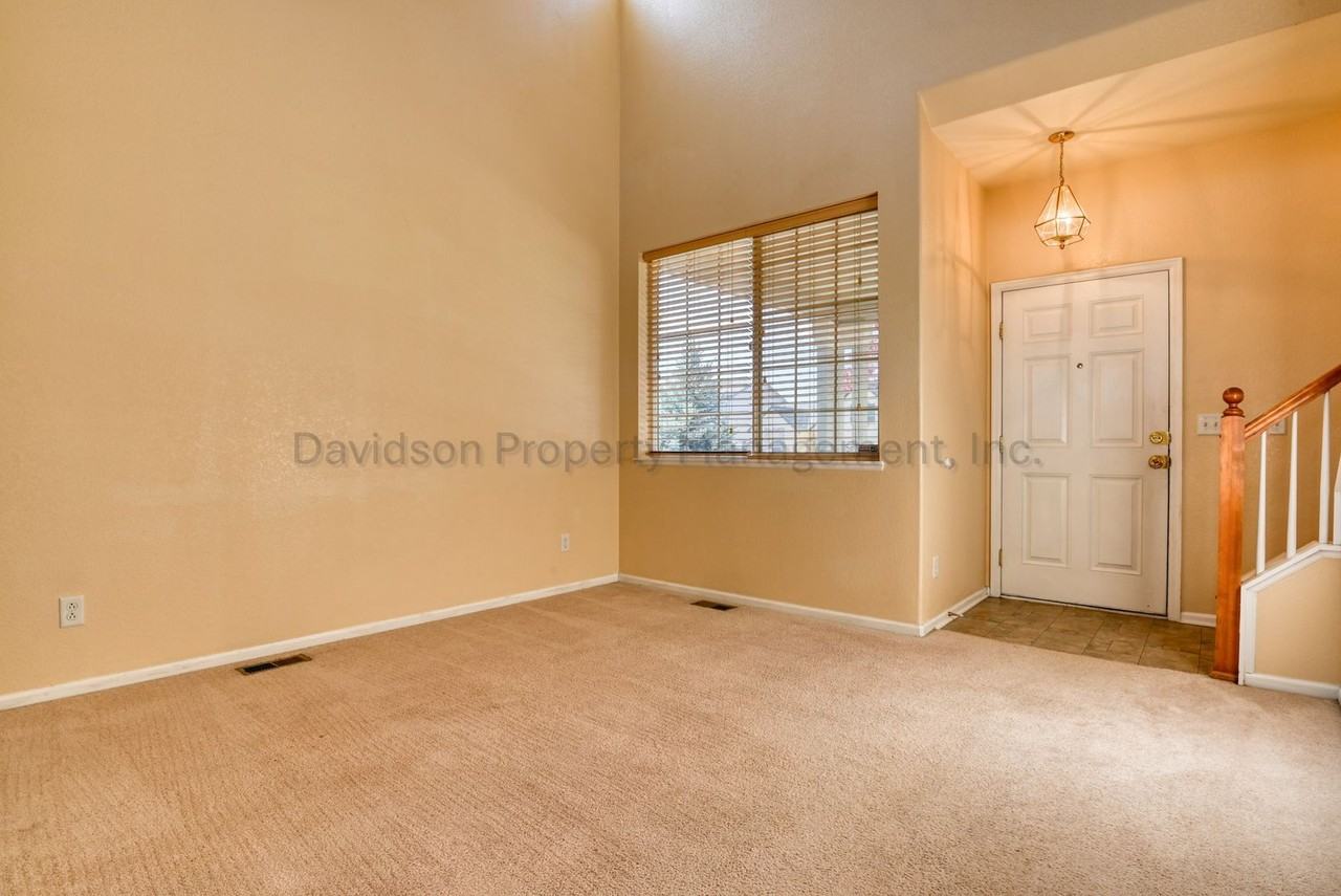 4173 Knollvale Dr - Photo 4 of 20