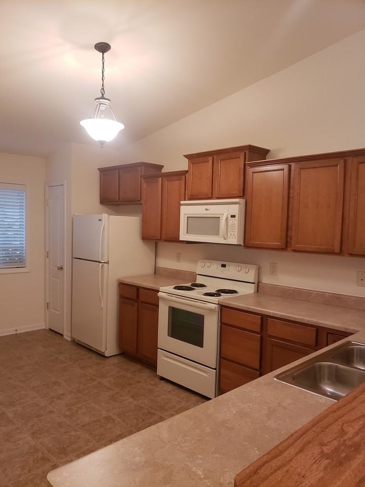 1946 27th Ave - Photo 2 of 30