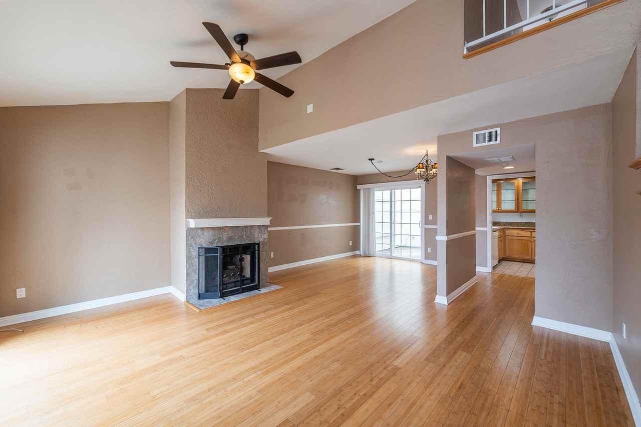 2410 Voorhees Ave - Photo 4 of 31