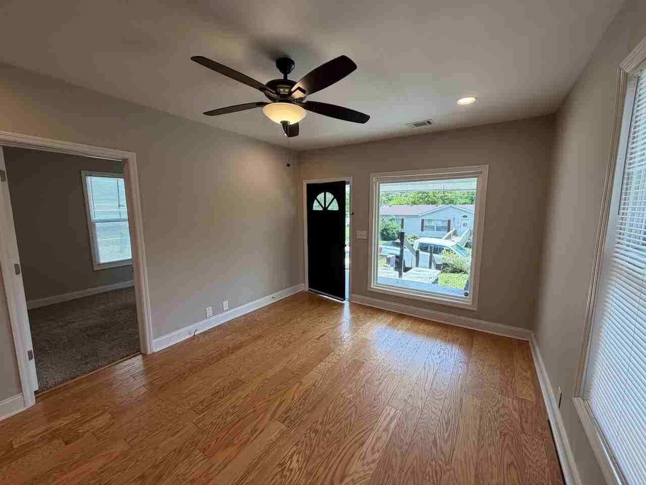 206 Olive St - Photo 3 of 15