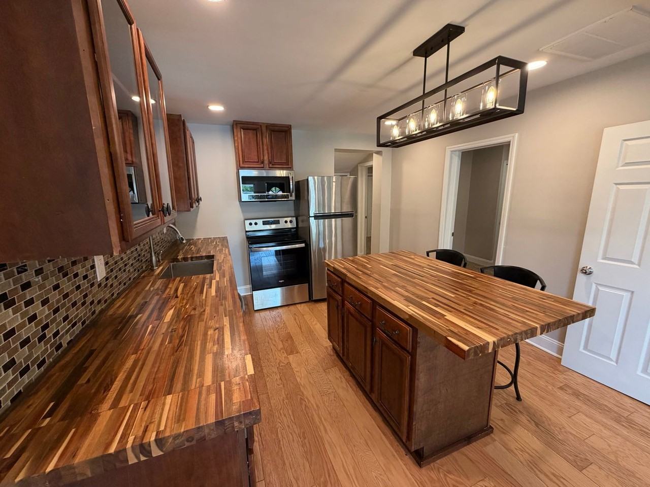 206 Olive St - Photo 4 of 15
