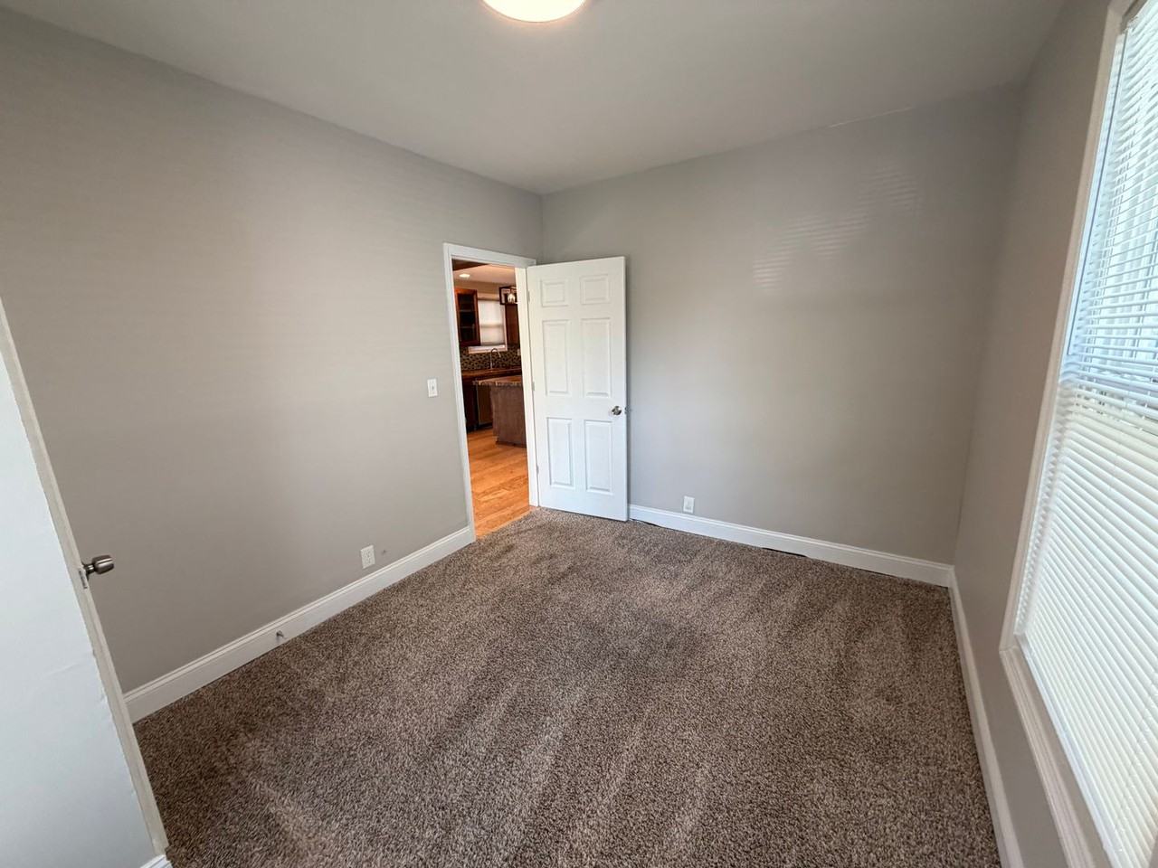 206 Olive St - Photo 7 of 15