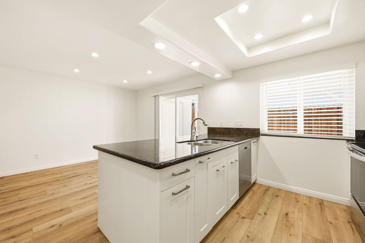 839 Del Mar Downs Rd #D - Photo 5 of 49