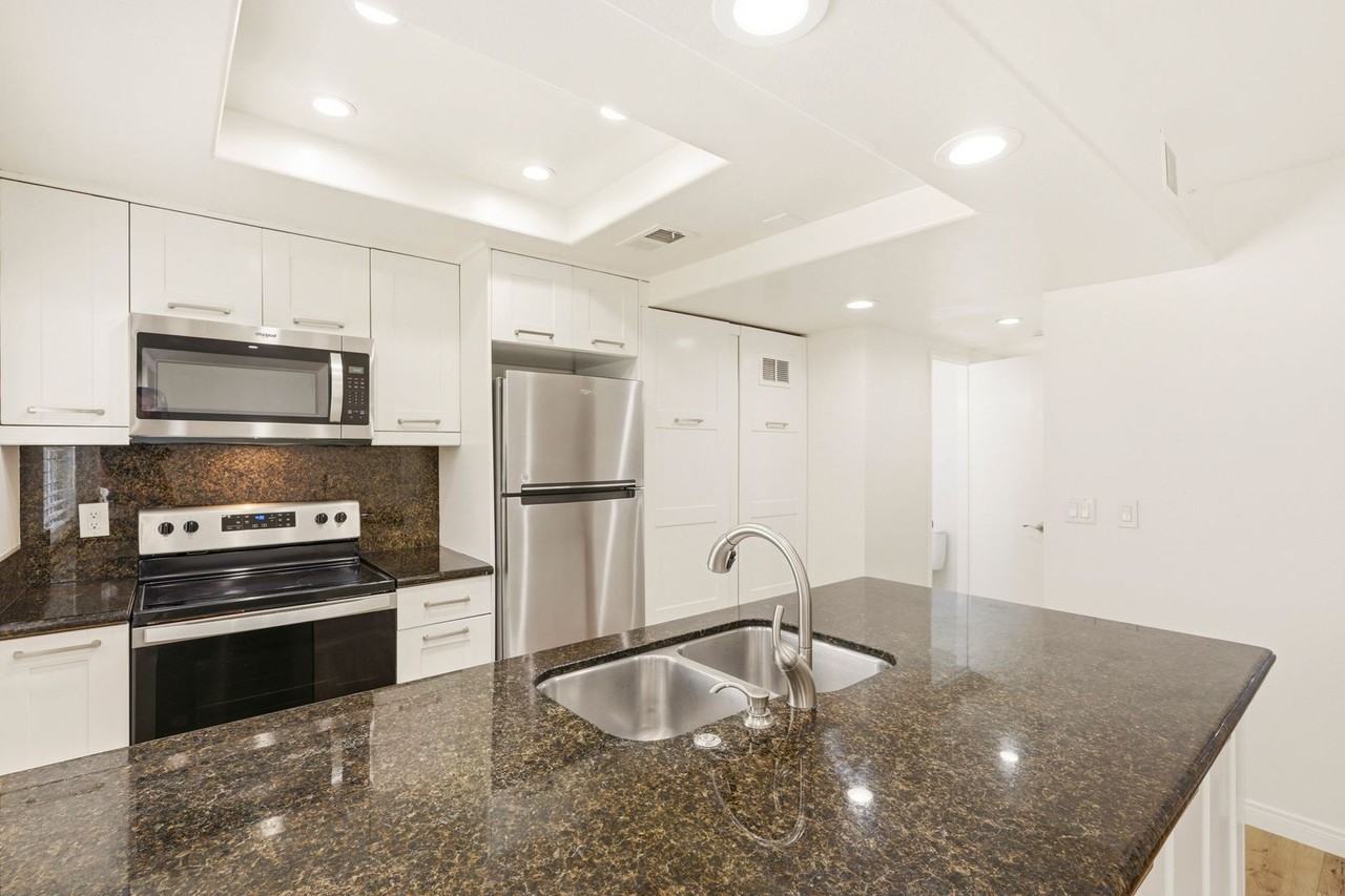 839 Del Mar Downs Rd #D - Photo 7 of 49