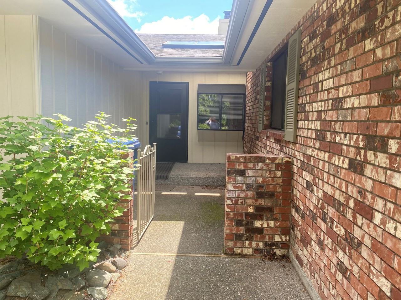 1309 34th St - Photo 2 of 17