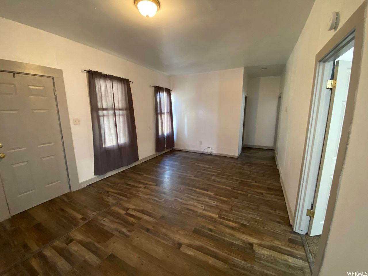 523 E 100 N - Photo 5 of 32