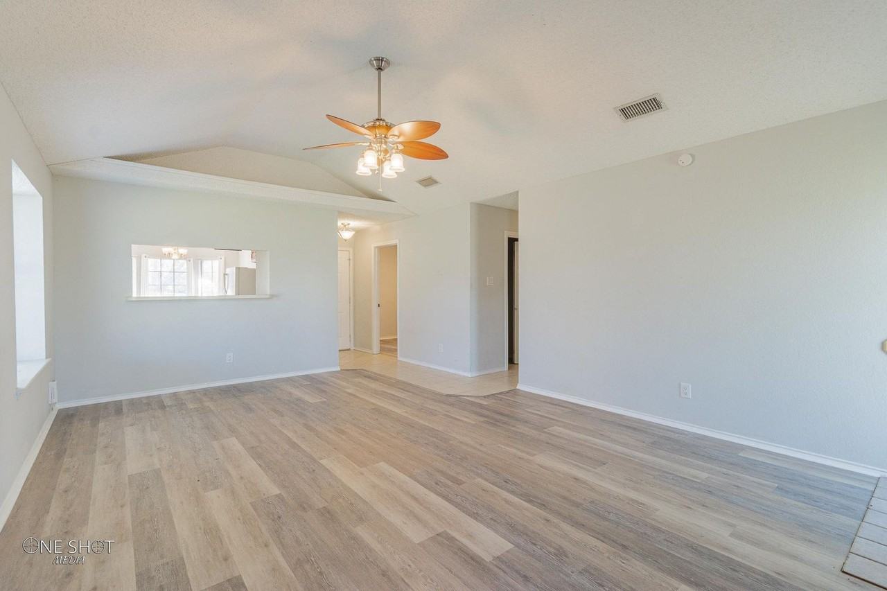 2957 Oak Ridge Ct - Photo 6 of 25
