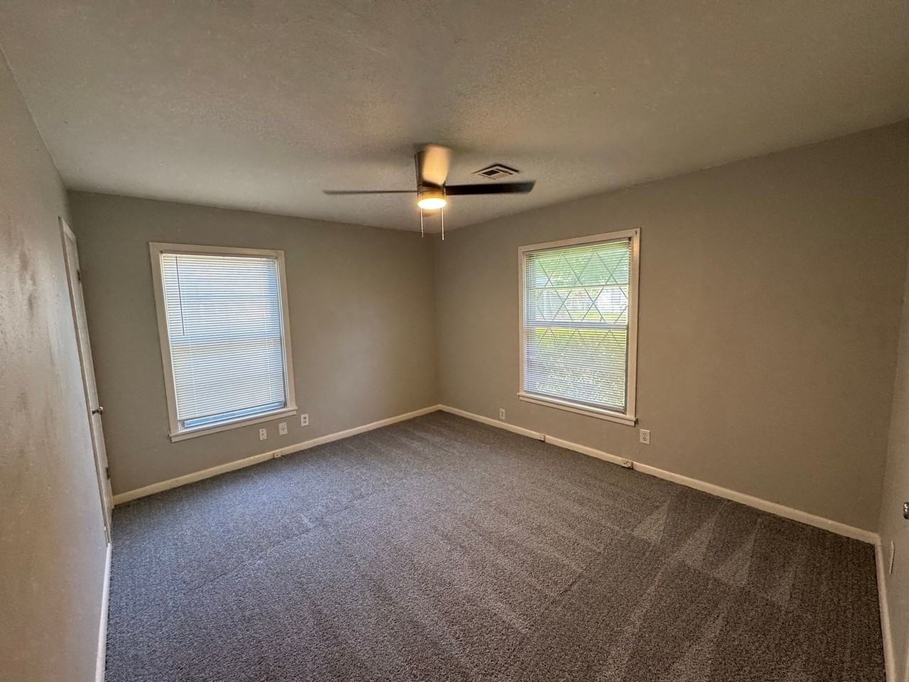 3416 Wood Ave - Photo 3 of 8