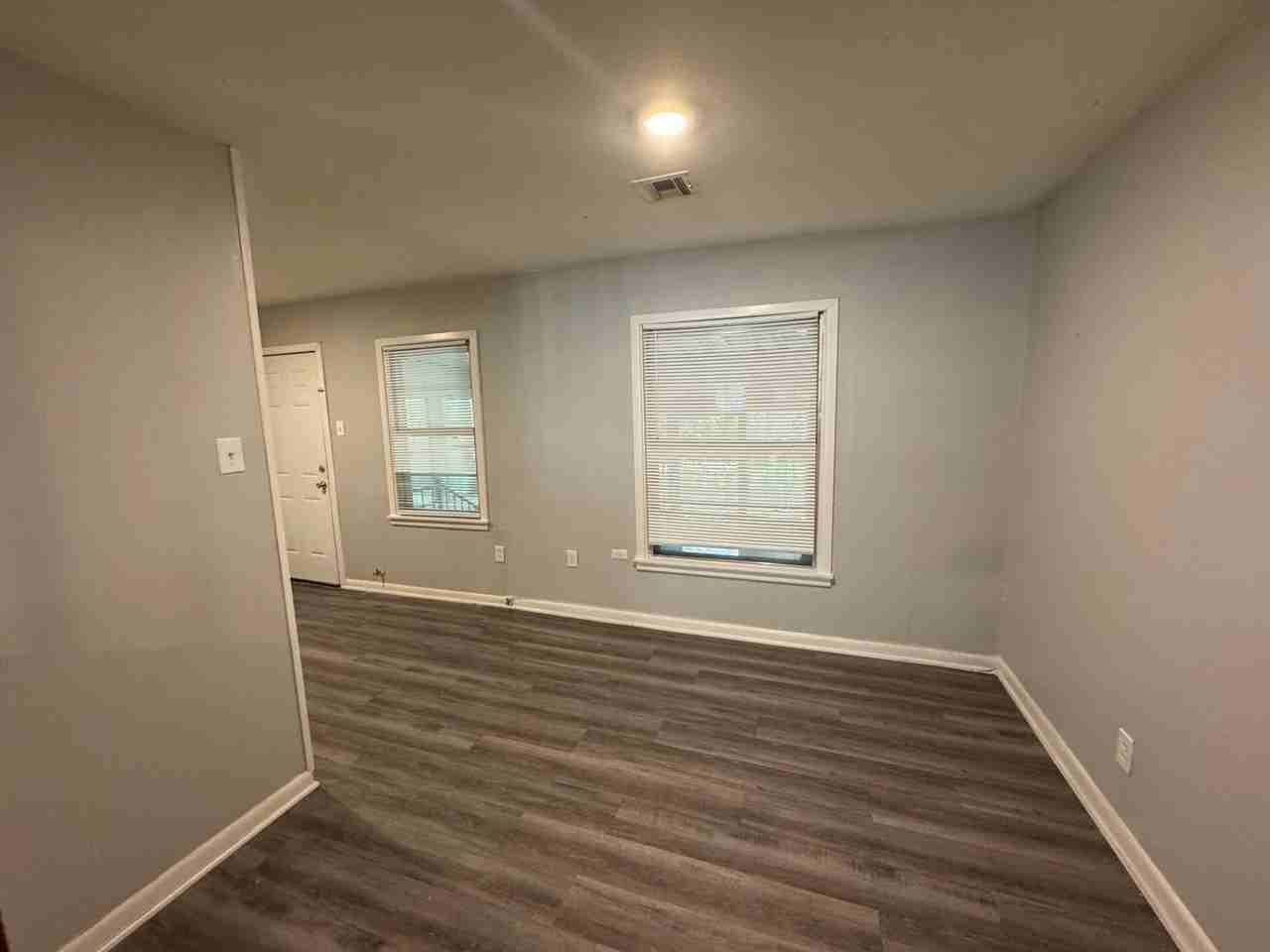 3416 Wood Ave - Photo 7 of 8