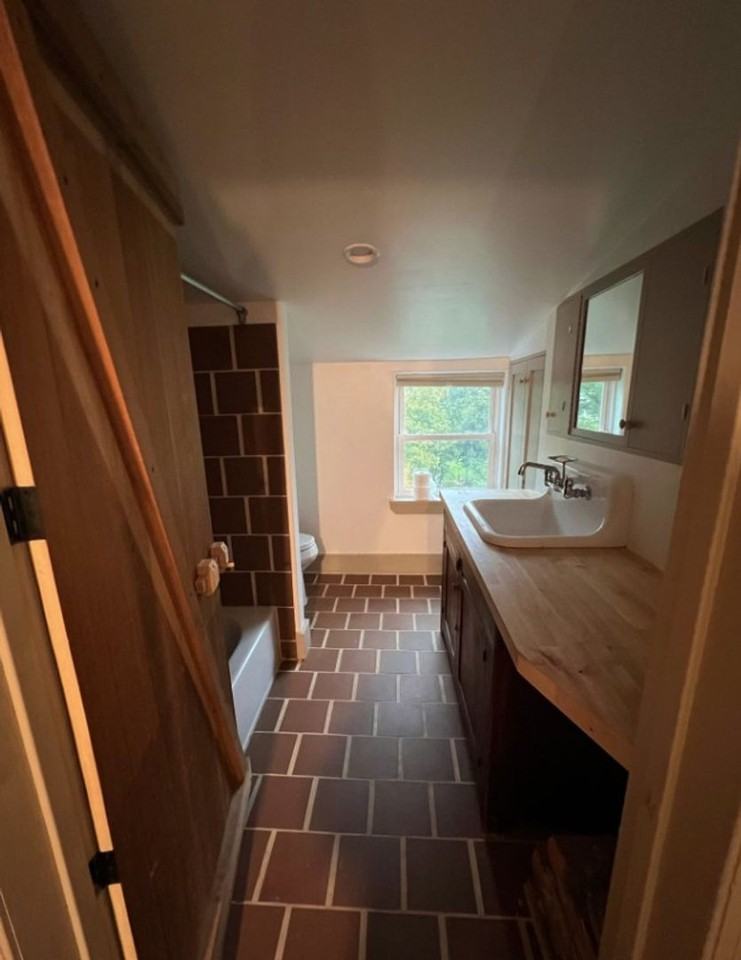 898 Menges Mills Rd - Photo 4 of 22