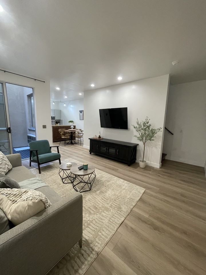1601 Kettner Blvd #7 - Photo 3 of 18