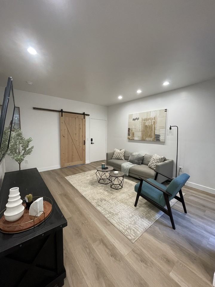 1601 Kettner Blvd #7 - Photo 5 of 18