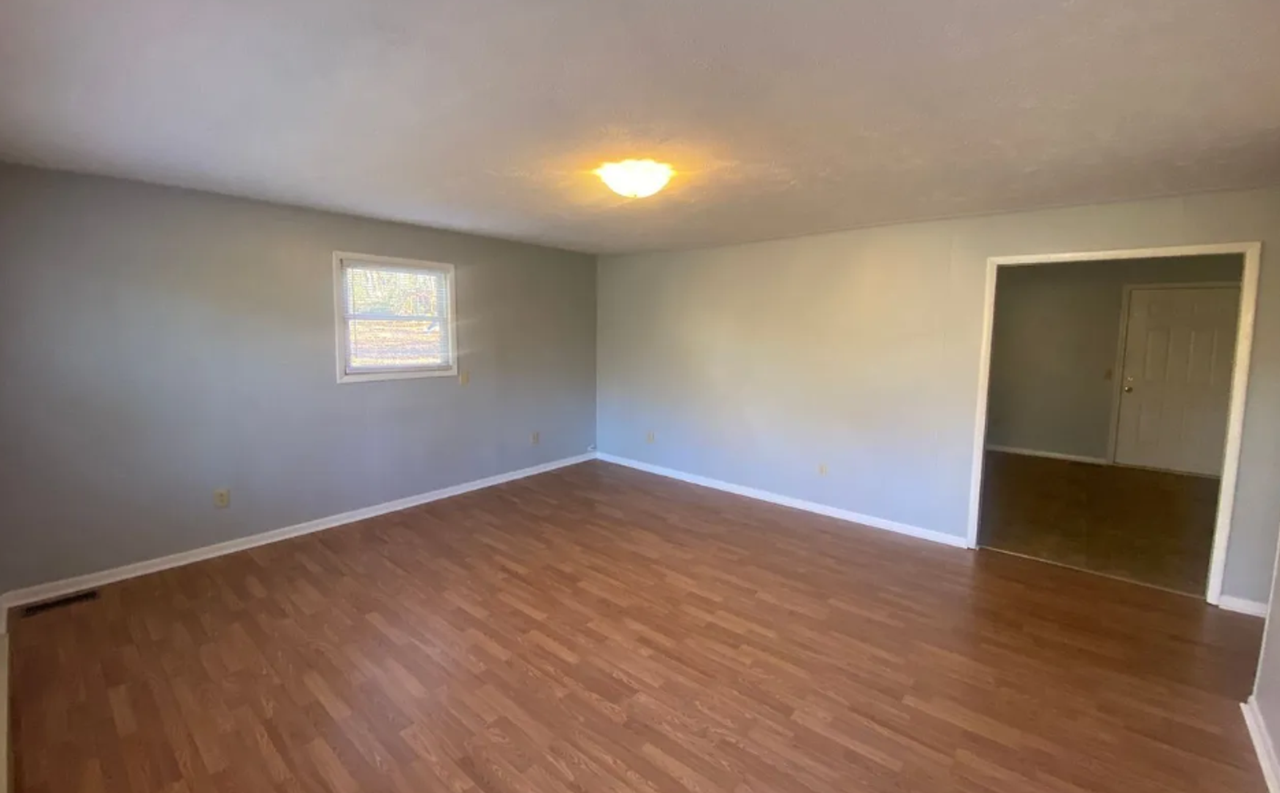 428 Fairgrounds Rd - Photo 2 of 14