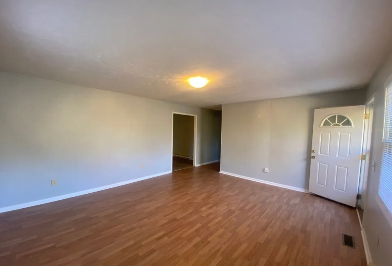 428 Fairgrounds Rd - Photo 3 of 14