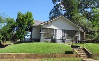 featured image of 519 E 7th St