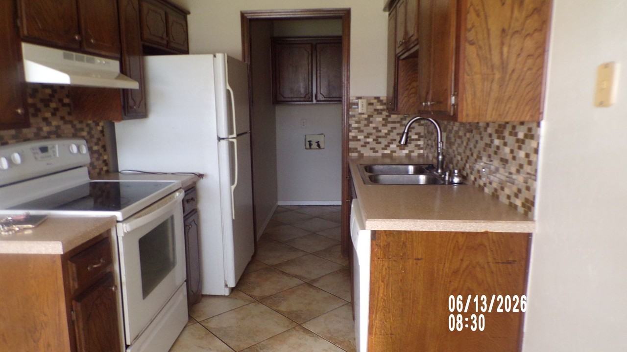 2607 Ne Dearborn Ave - Photo 5 of 24