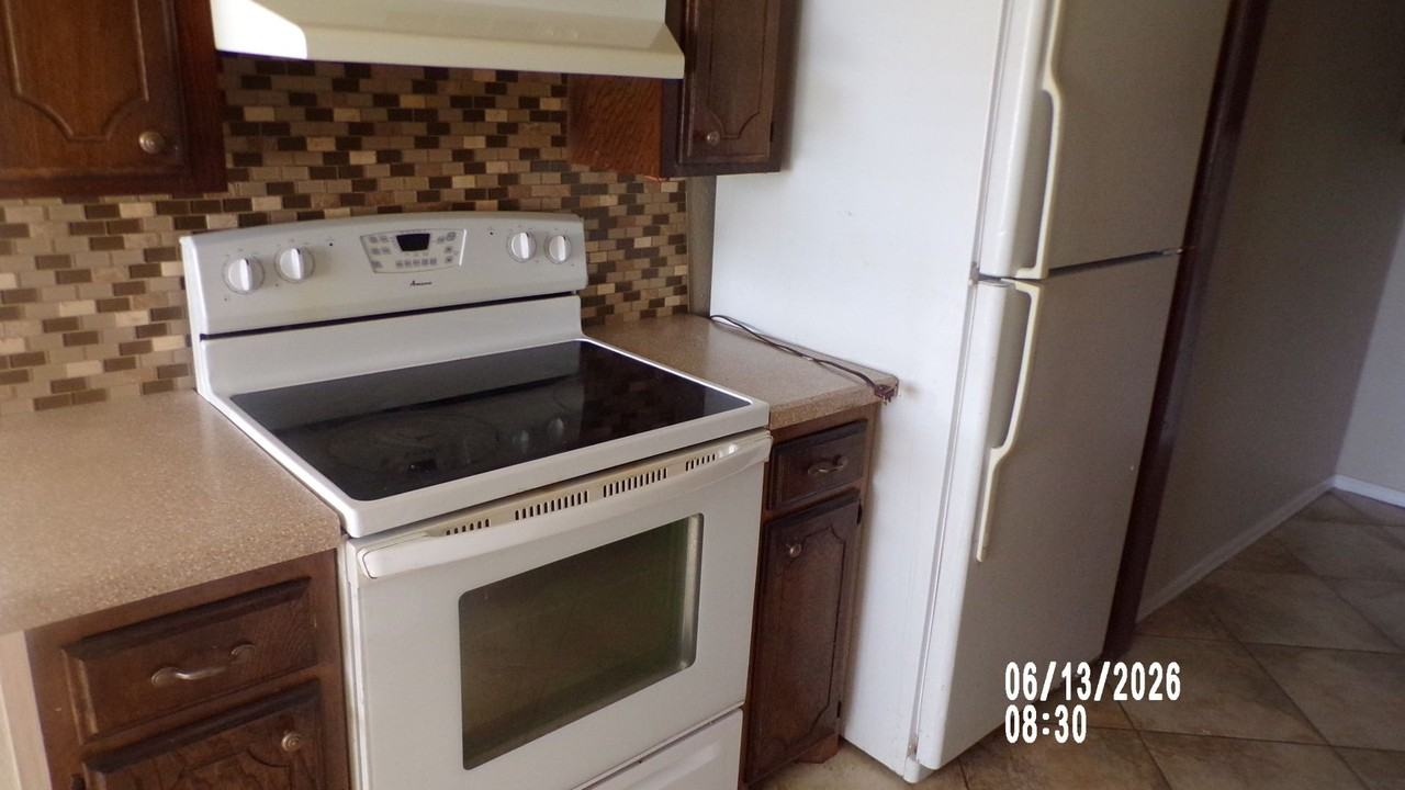 2607 Ne Dearborn Ave - Photo 7 of 24