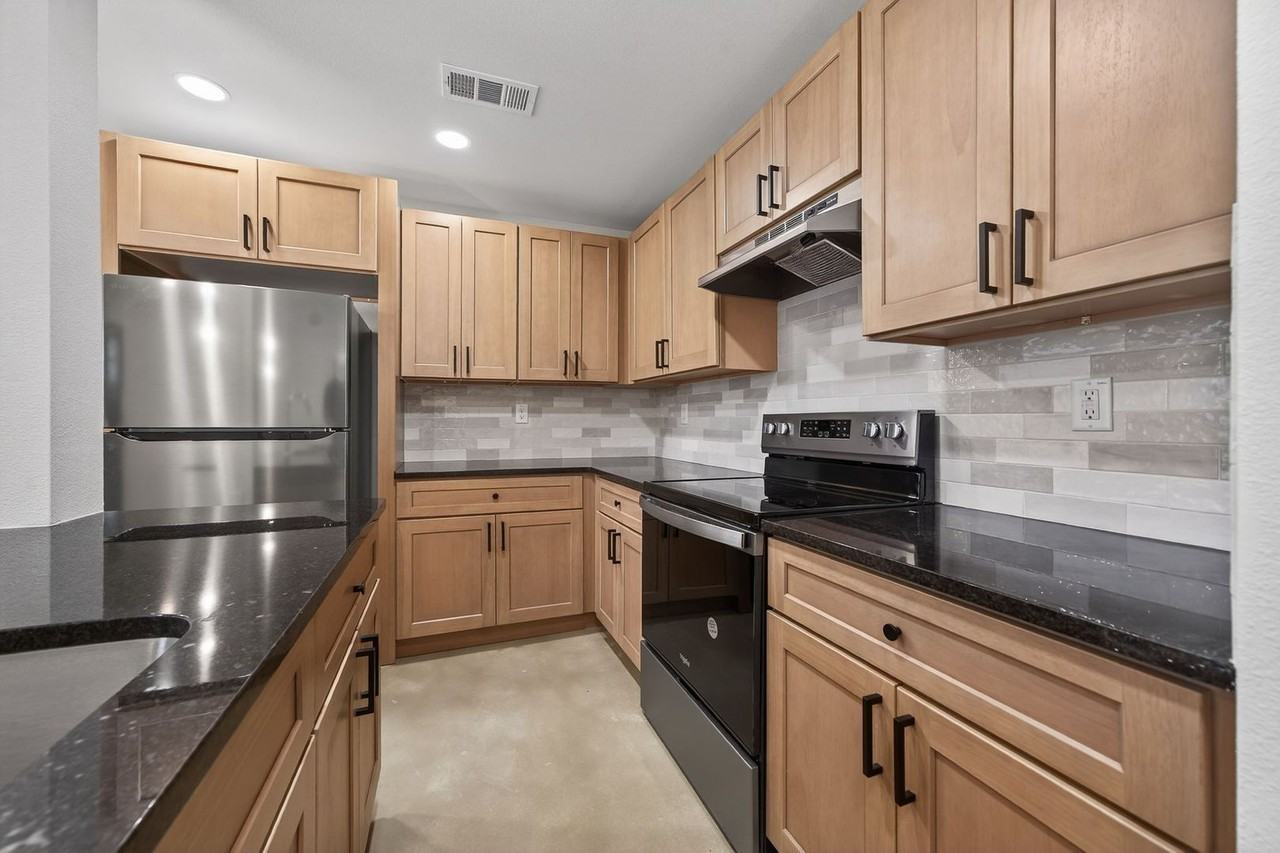 3206 Sayle St #B - Photo 6 of 19