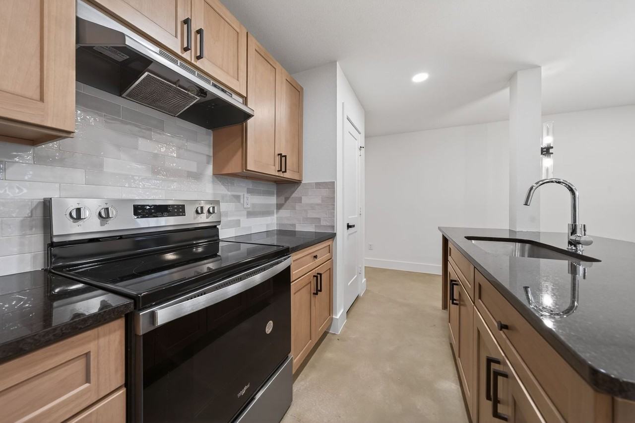 3206 Sayle St #B - Photo 7 of 19