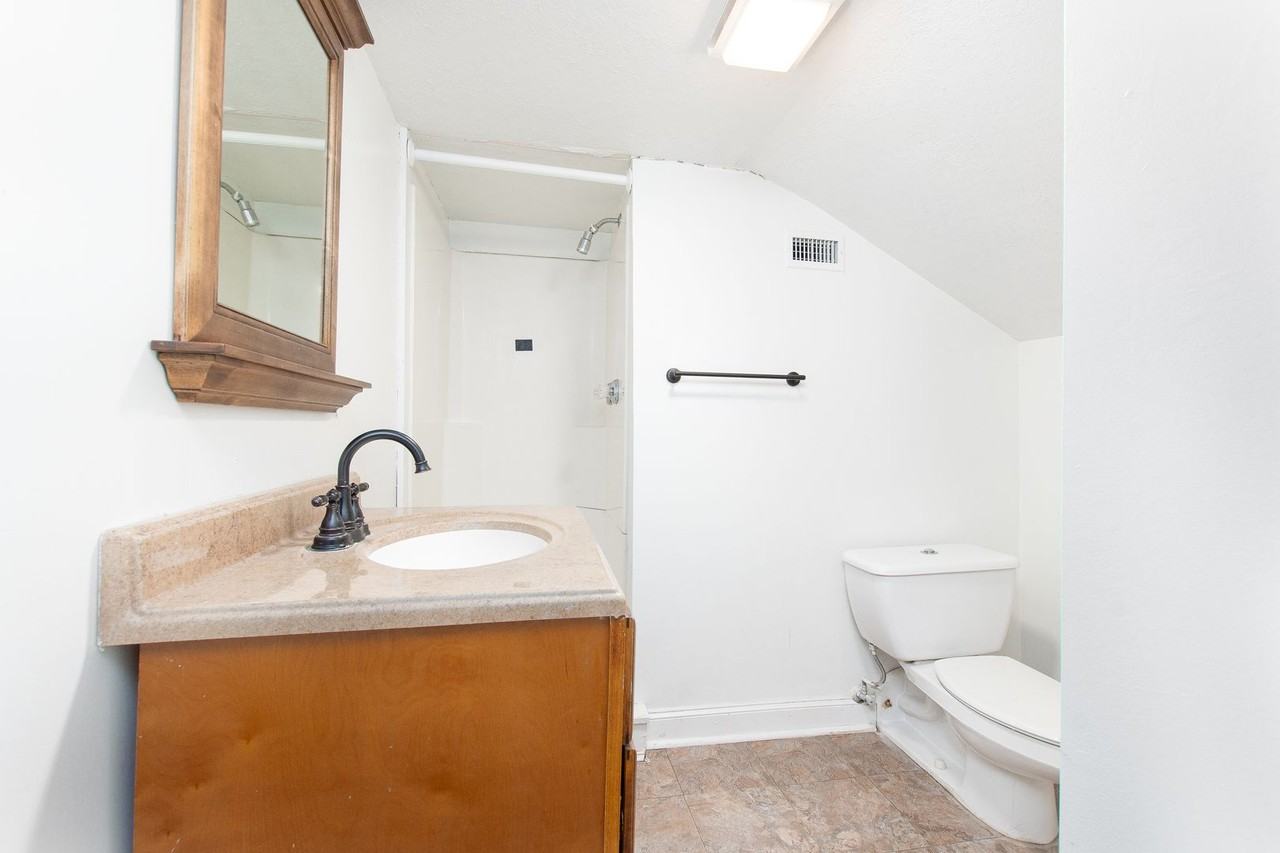 1206 N 5th St - Photo 2 of 37