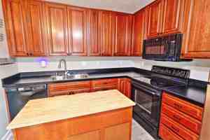 featured image of 975 Barbizon Dr