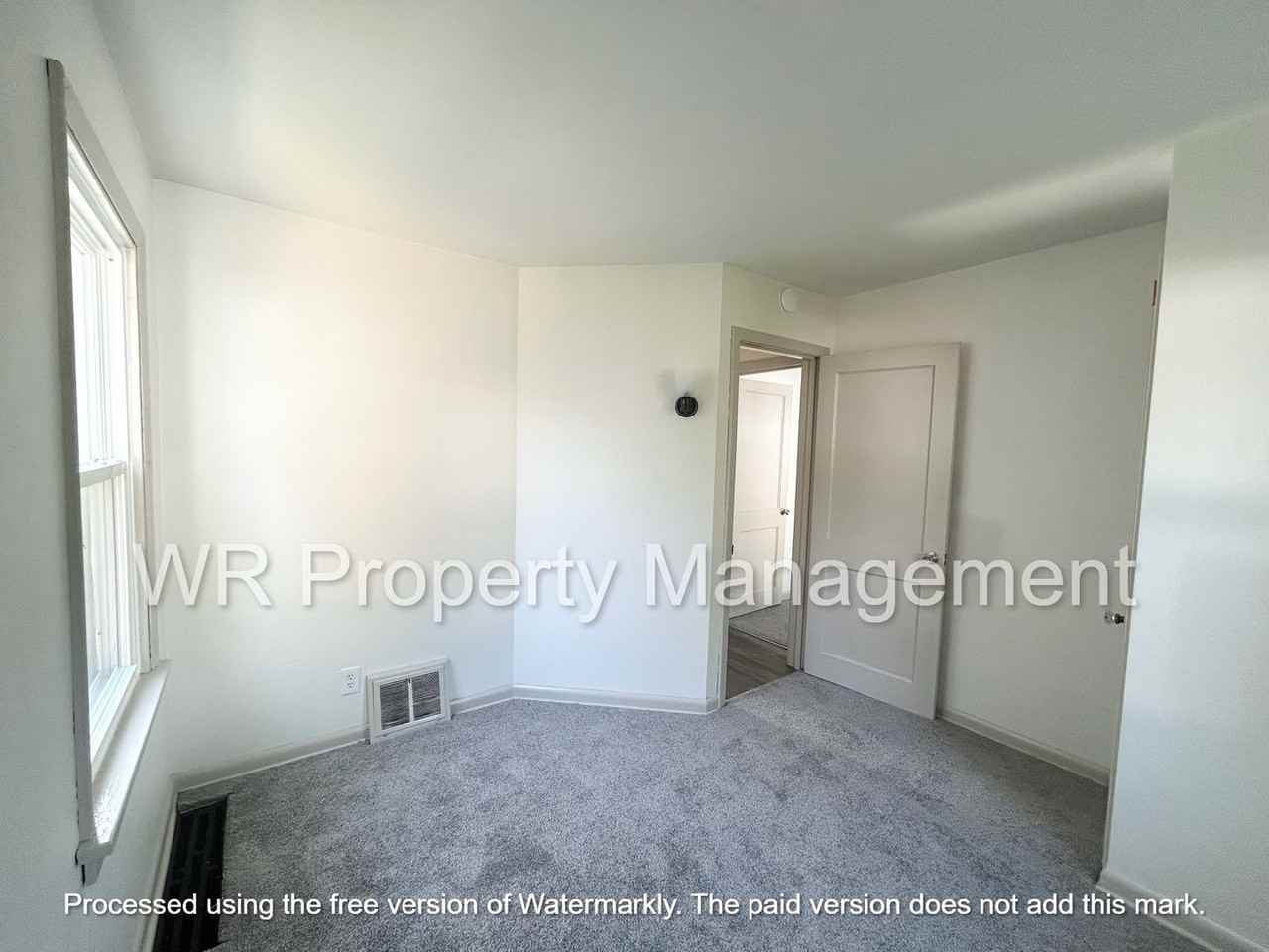4443 Fairview Dr - Photo 3 of 8