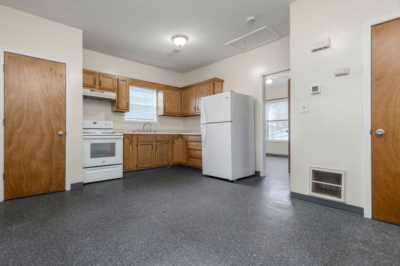 707 M St - Photo 2 of 10