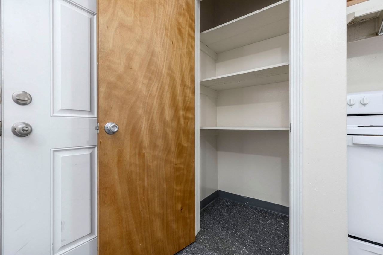 707 M St - Photo 4 of 10