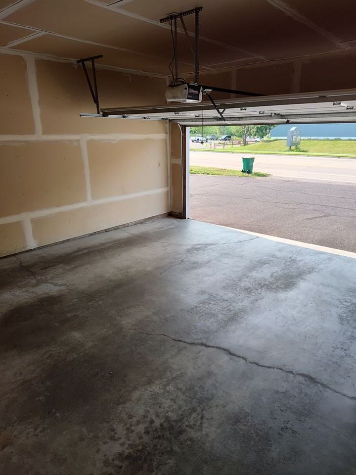 6350 10th St N - Photo 3 of 25