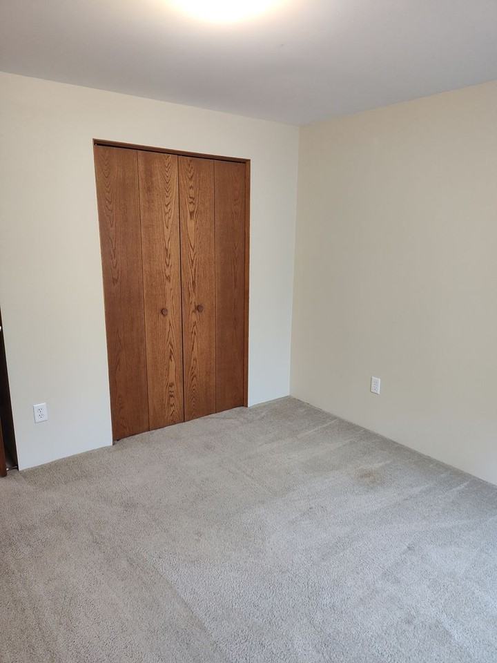 6350 10th St N - Photo 7 of 25