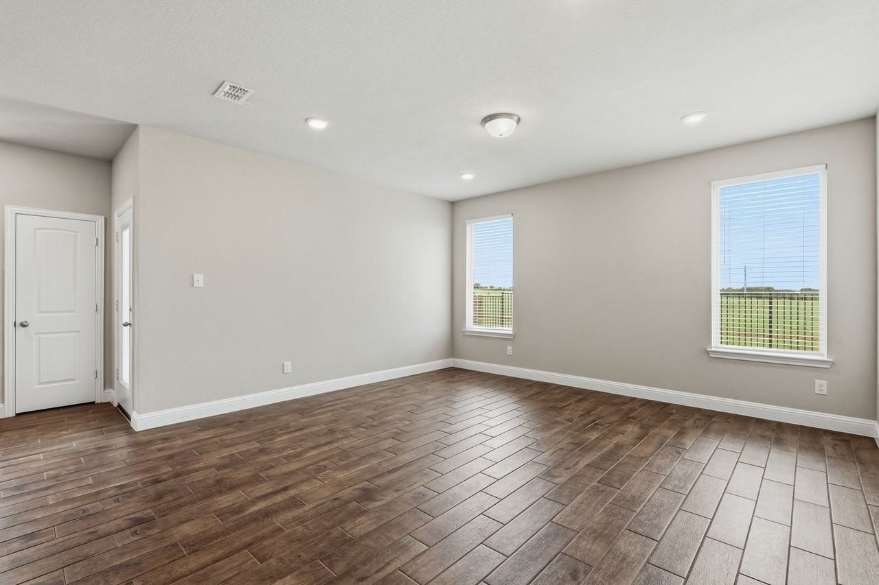8200 Korat Vis - Photo 3 of 28