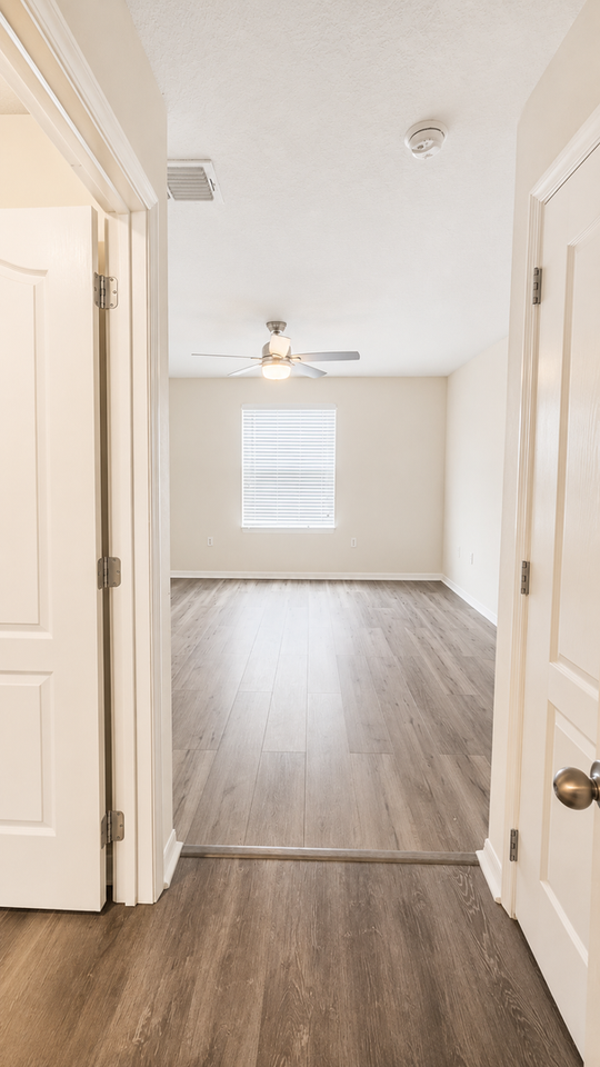 233 Primrose Dr - Photo 6 of 12