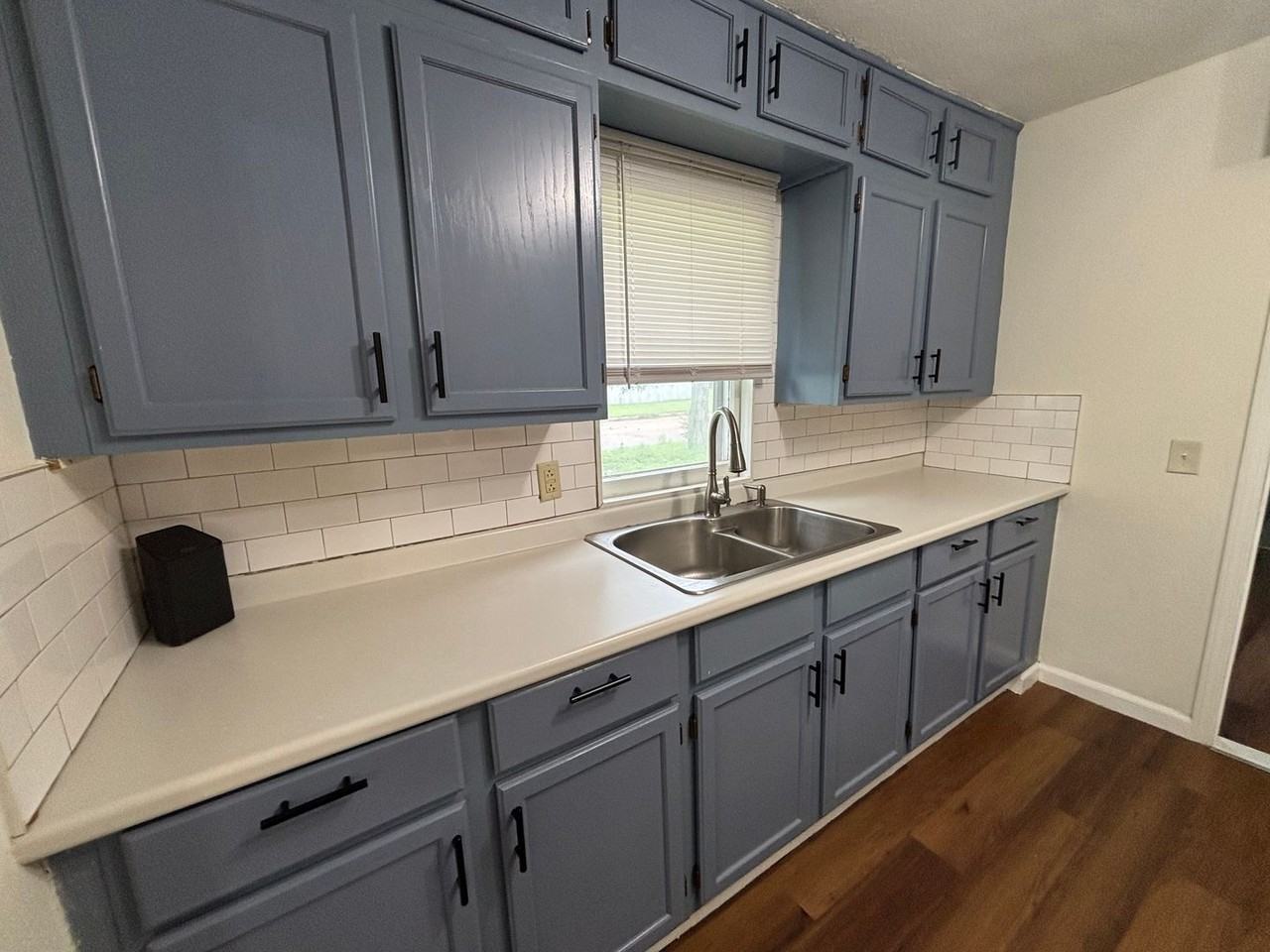 1102 S Millwood Ave - Photo 3 of 13