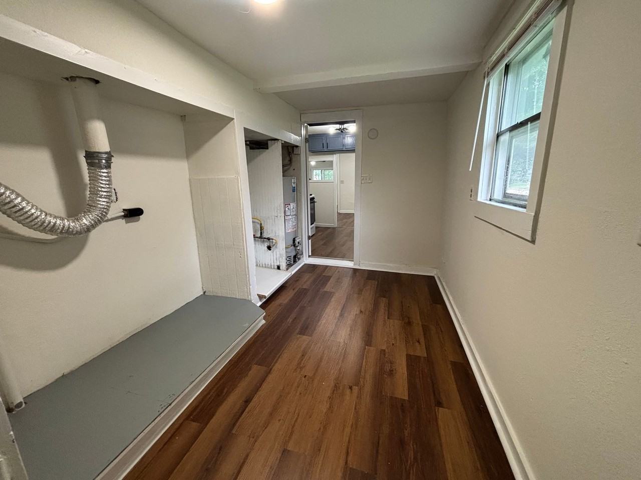 1102 S Millwood Ave - Photo 4 of 13