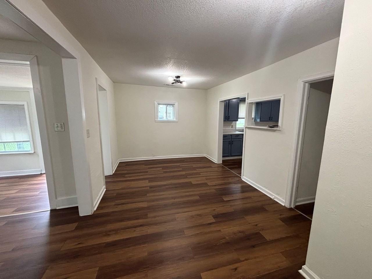 1102 S Millwood Ave - Photo 6 of 13